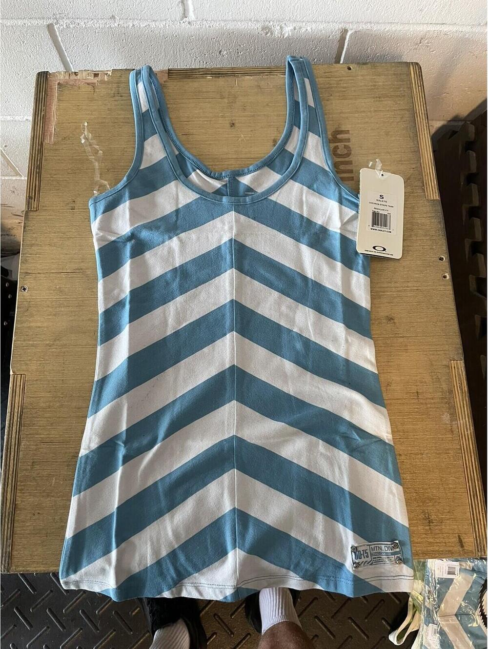 Oakley Chevron Stripe Tank Niagra Blue Size Small new